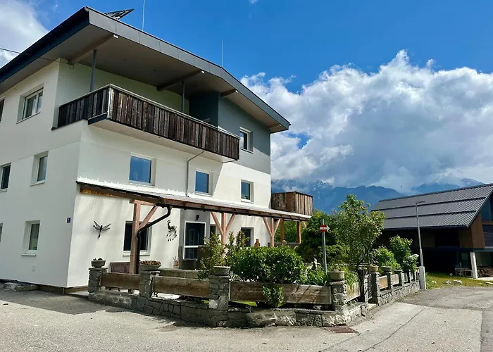 Tyrolyl - Tirol アパート *