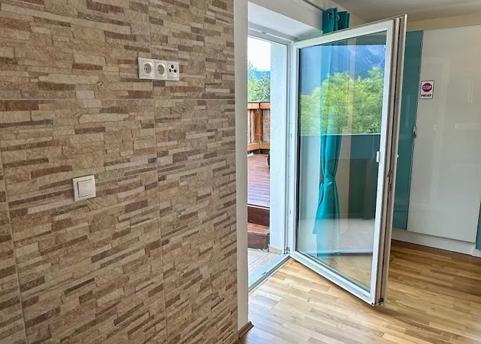 Tyrolyl - Tirol アパート *